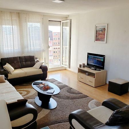 Апартаменты Welcoming In Prishtina Приштина Экстерьер фото